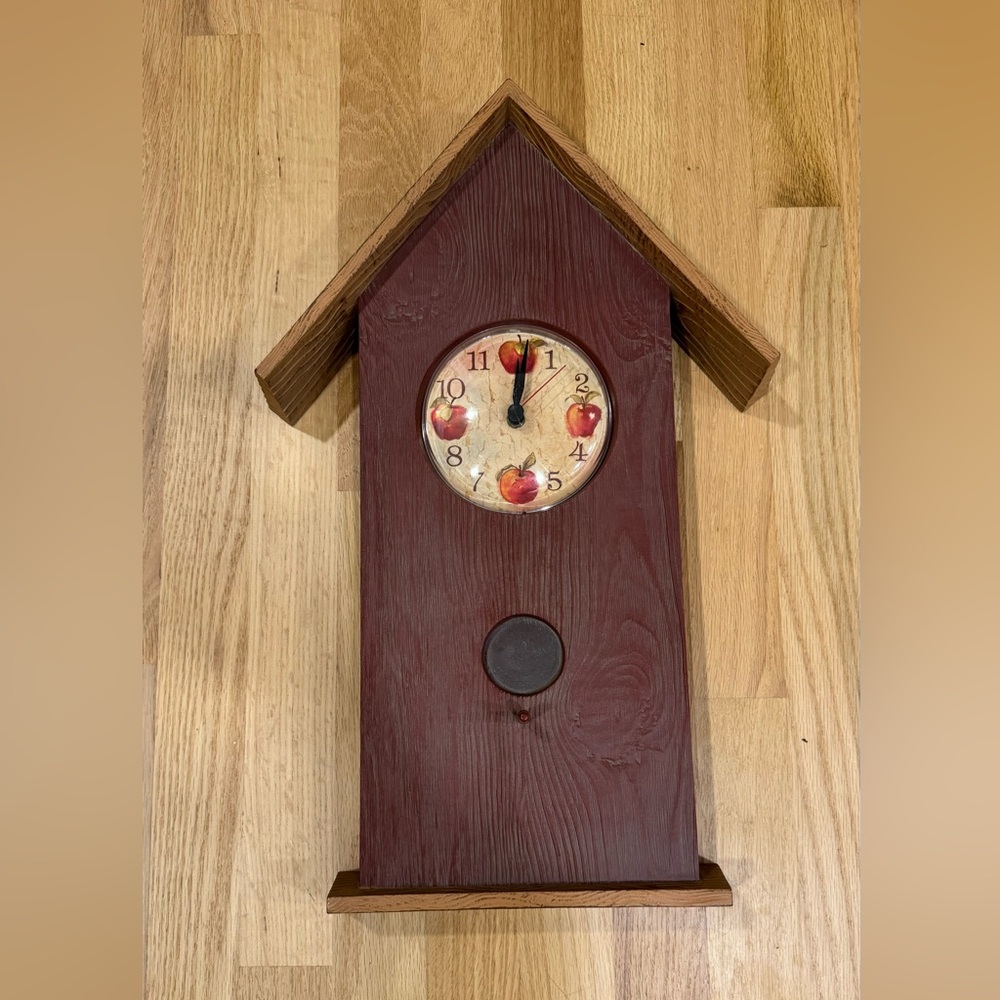 Vintage/ Apple Bird House Clock Home Interiors & Gifts